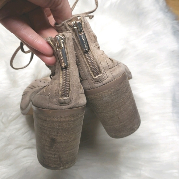 Vince Camuto tarita cutout lace-up sandal 8 - Picture 11 of 12